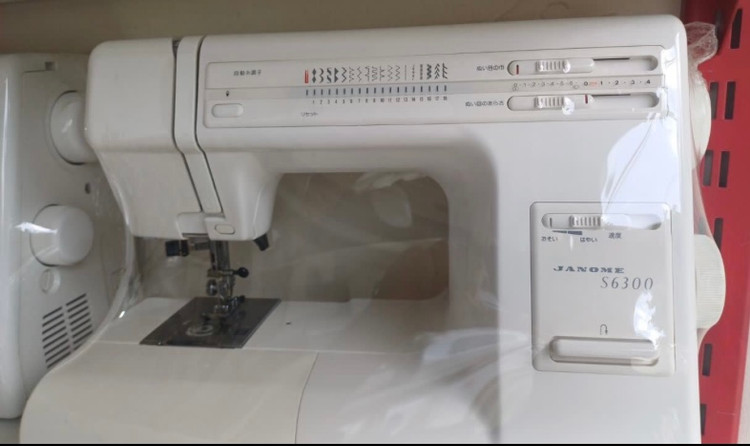 چرخ خیاطی برند ژانومه مدل S6300 با قابلیت ۱۸ مدل دوخت